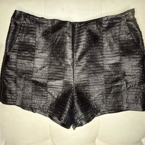 Forever 21 Black faux leather Textured Short size small